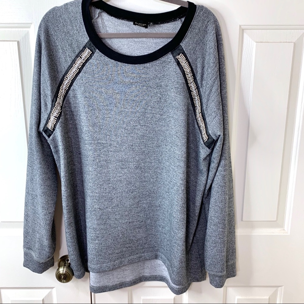 2X LA VANYA EMBELLISHED SWEATSHIRT SWEATER
